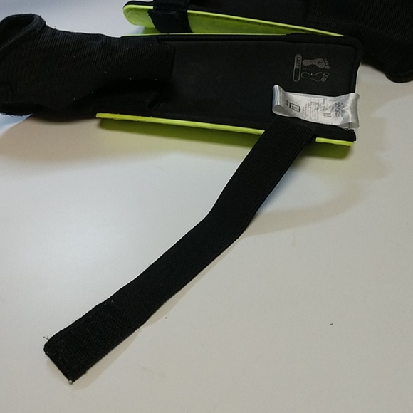 Adidas Soccer Shin guards - Picture 4 of 4